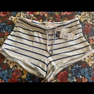 Roxy shorts Large